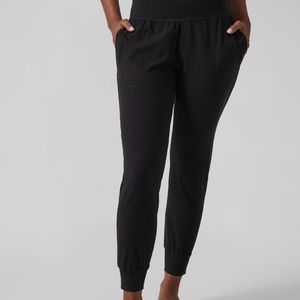 Salutation jogger (black)